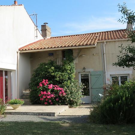 Bed and Breakfast L'Aubinoise Saint-Aubin-la-Plaine Esterno foto