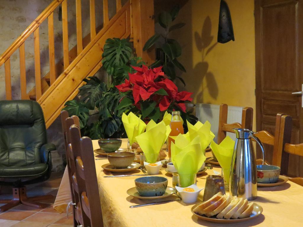 Bed and Breakfast L'Aubinoise Saint-Aubin-la-Plaine Esterno foto