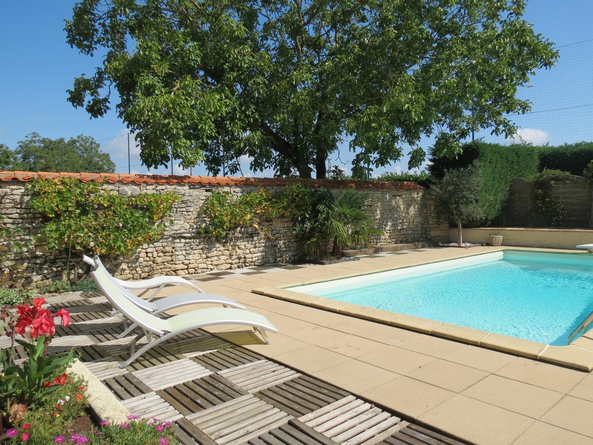 Bed and Breakfast L'Aubinoise Saint-Aubin-la-Plaine Esterno foto